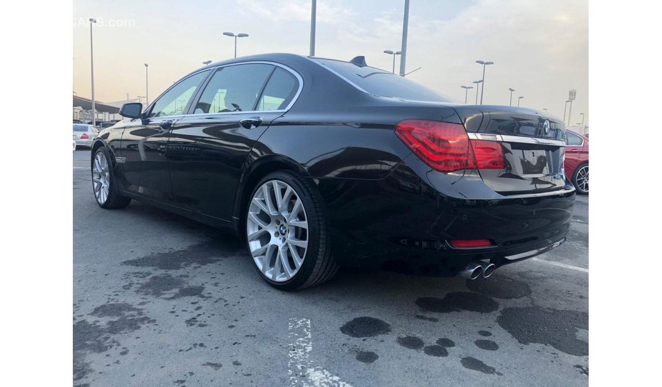 BMW 730Li Bmw 730 model 2012 GCC car prefect condition full option low mileage excellent sound system radio Bl