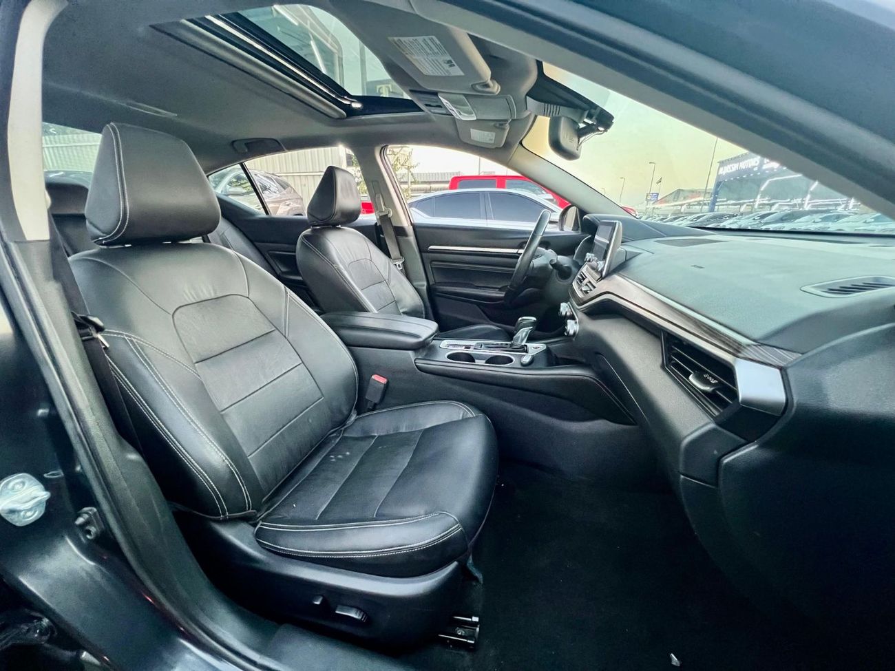 Nissan Altima SL 2.5L full option auto drive warranty one year