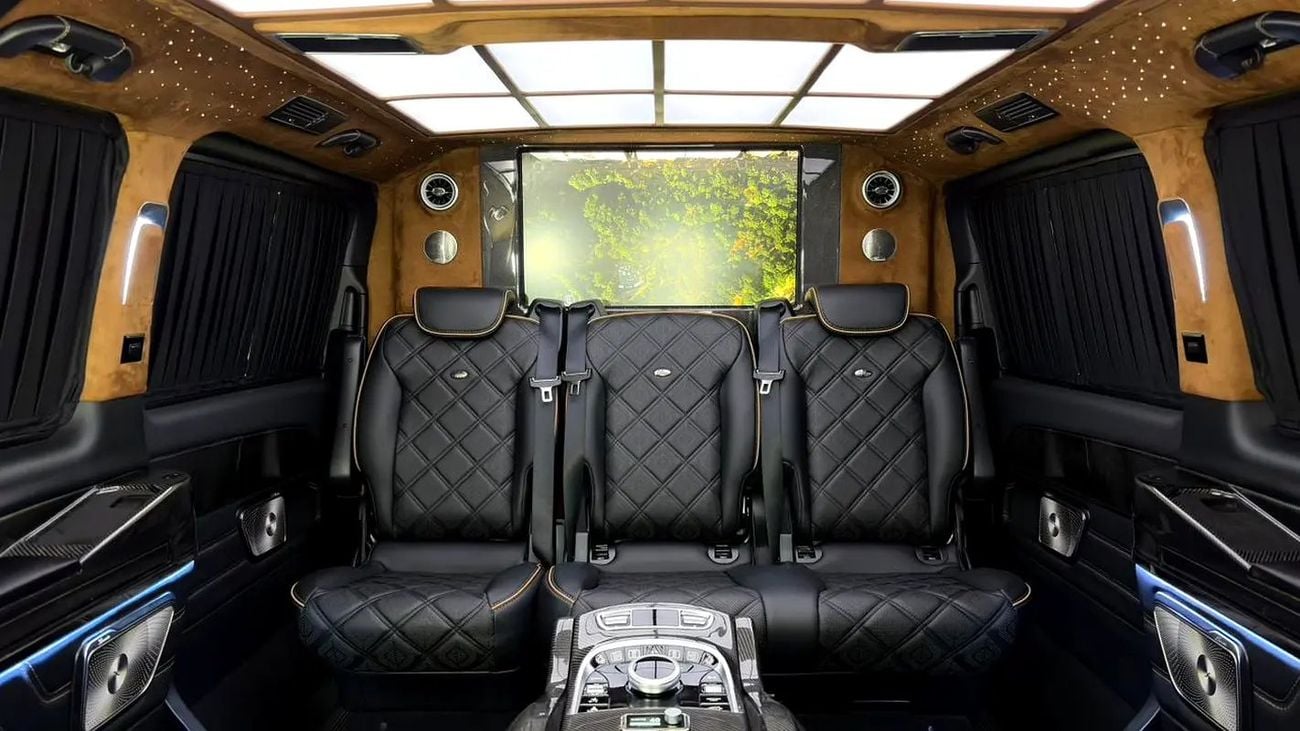 مرسيدس بنز V 300 ARRIVAL MODEL VIP MERCEDES GCC V300 with ADDITIONAL REAR AC - 2 Years Warranty by VLINE