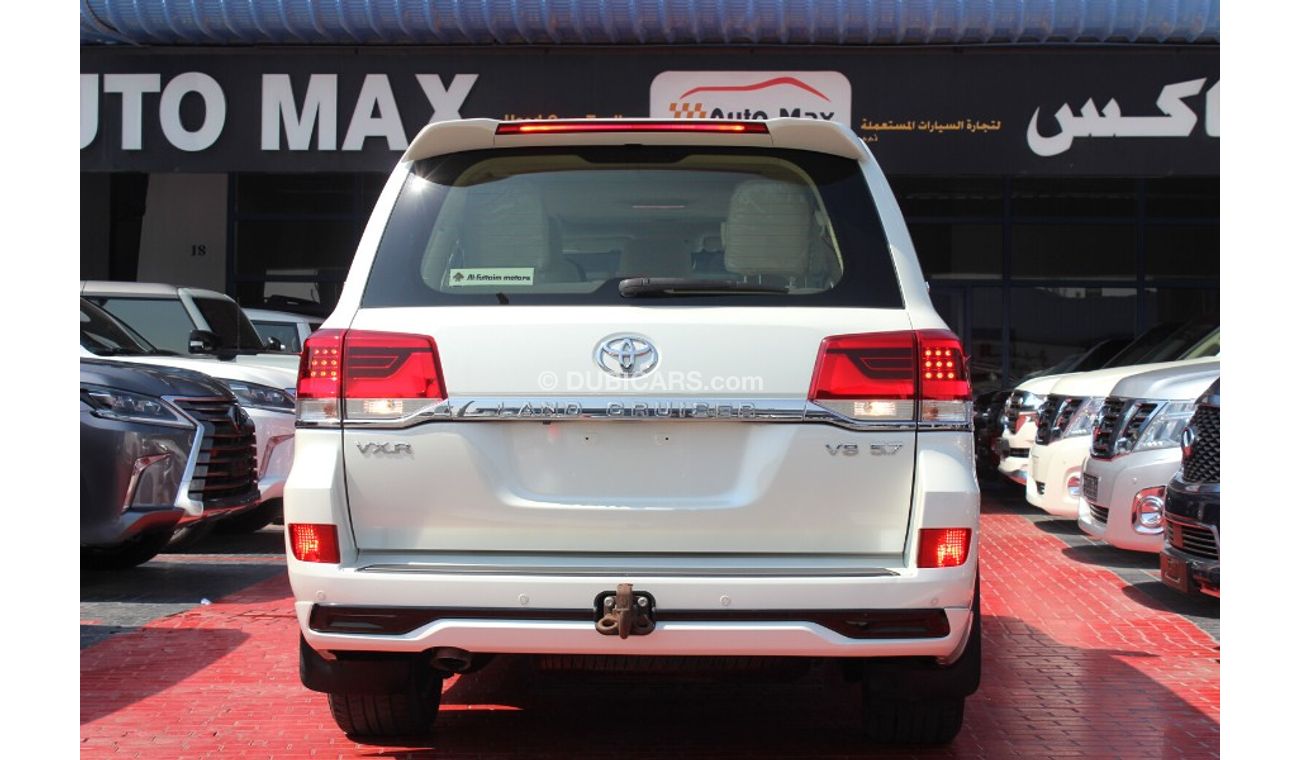 تويوتا لاند كروزر (2018) VXR V8 5.7 GCC