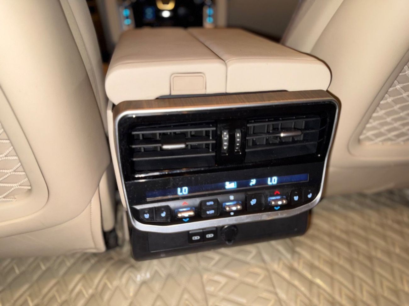 تويوتا لاند كروزر GXR 4.0L (271 HP) 4WD