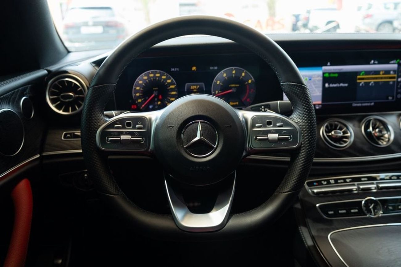 مرسيدس بنز E200 Mercedes-Benz E200 Premium+ 2019 GCC under Warranty with Flexible Down-Payment.