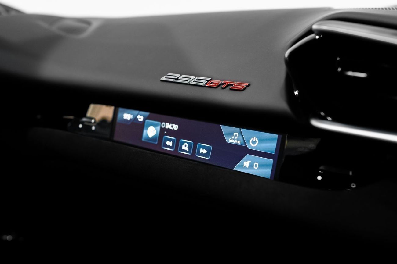 فيراري 296 GTS 296 GTS FULL CARBON | LIFT SYSTEM | DAYTONA RACING CARBONSEAT