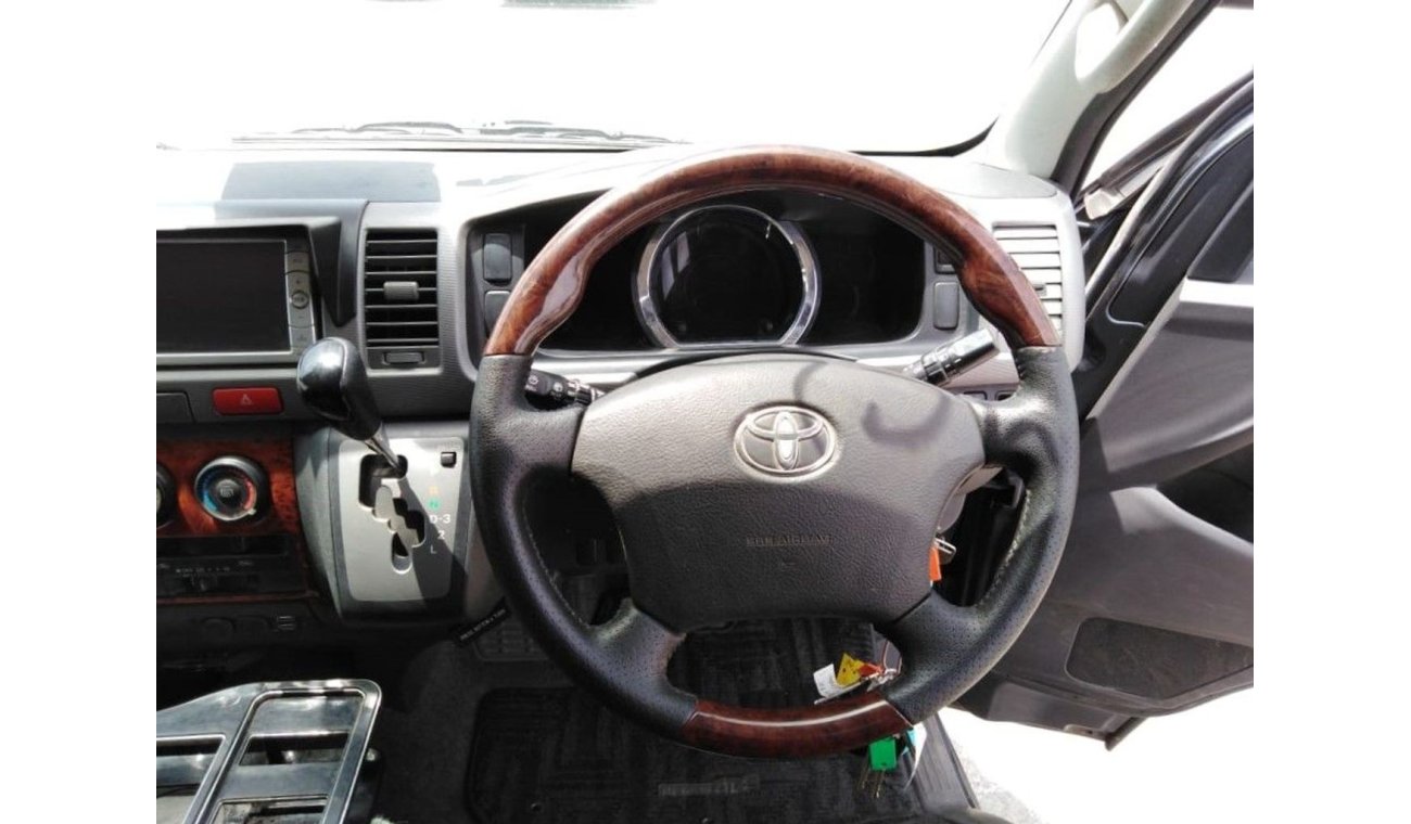 تويوتا هاياس Toyota Hiace RIGHT HAND DRIVE (Stock no PM 606 )