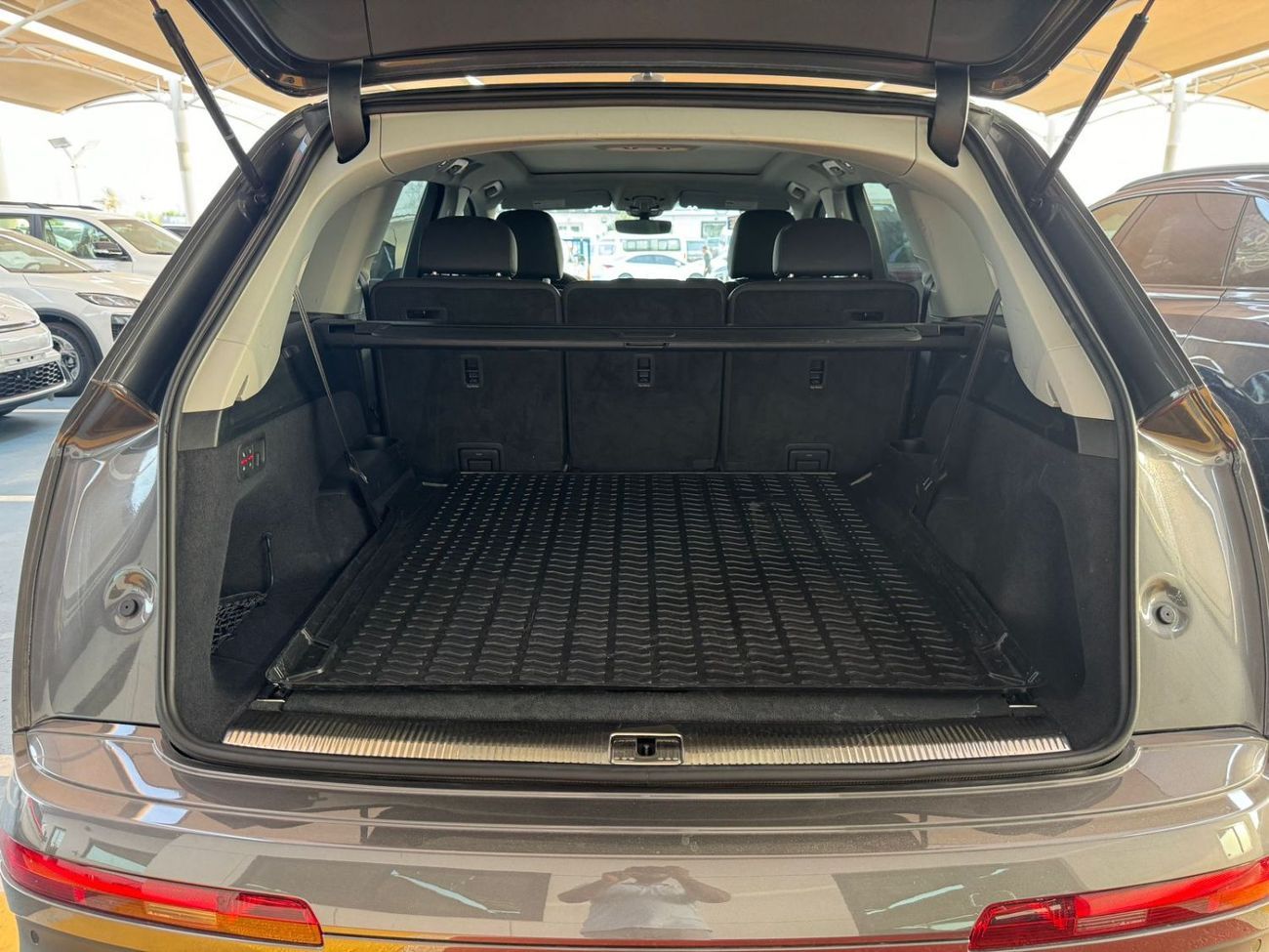 Audi Q7 AUDI Q7 - WITH NUMBER PLAT IN DUBAI