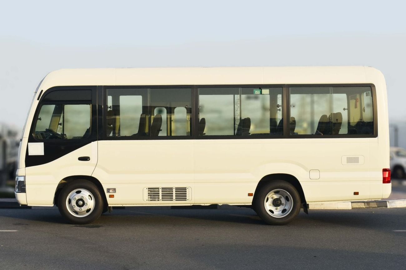 تويوتا كوستر 2.7L MANAUAL PETROL 20 SEATS SHORT WHEEL BASE