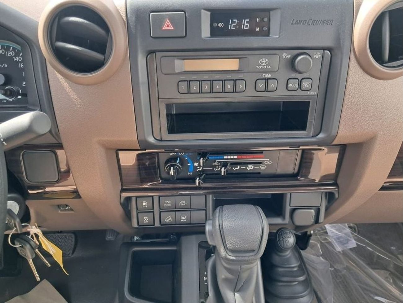 تويوتا لاند كروزر 70 LC78 4.0L STD E1 AT 2025 YM