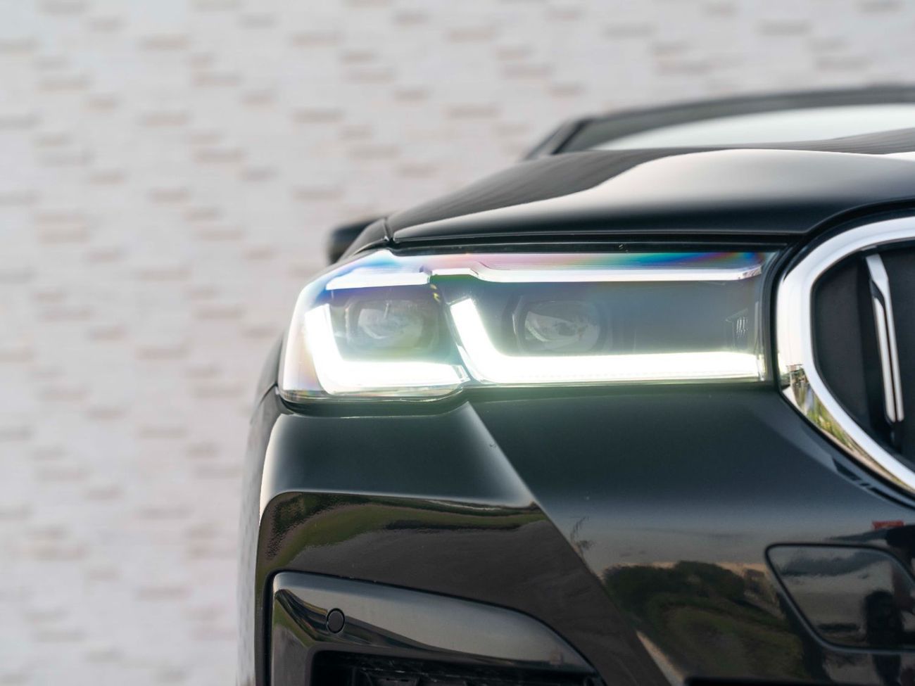 بي أم دبليو 530i Luxury M Sport Package 2.0L