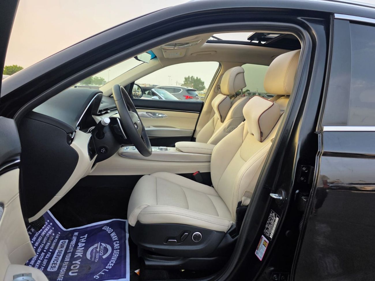 Genesis GV70 2023 Model 2.5L engine Panoramic roof and 4x4