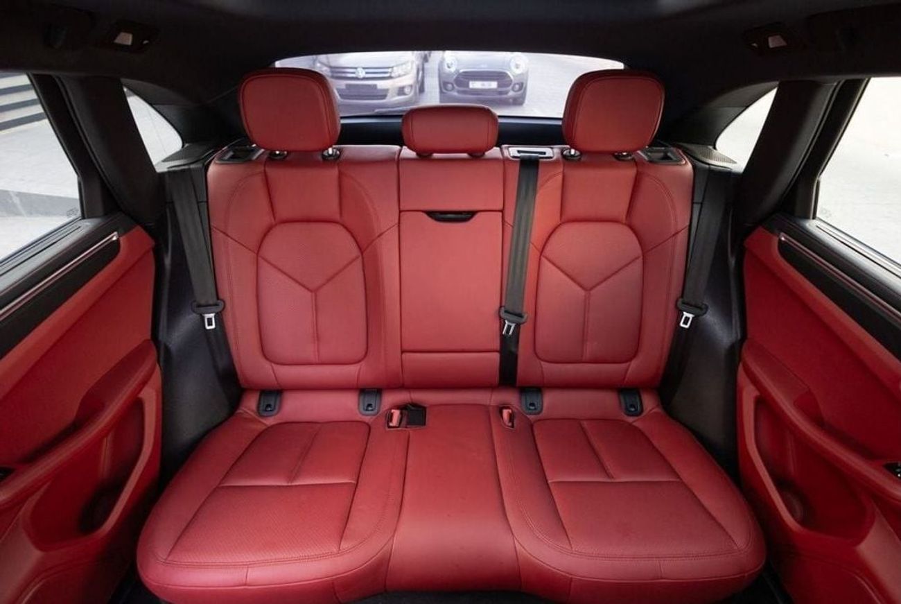 Porsche Macan Std 2.0L (252 HP) Porsche Macan 2021 GCC under Warranty with Flexible Down-Payment.