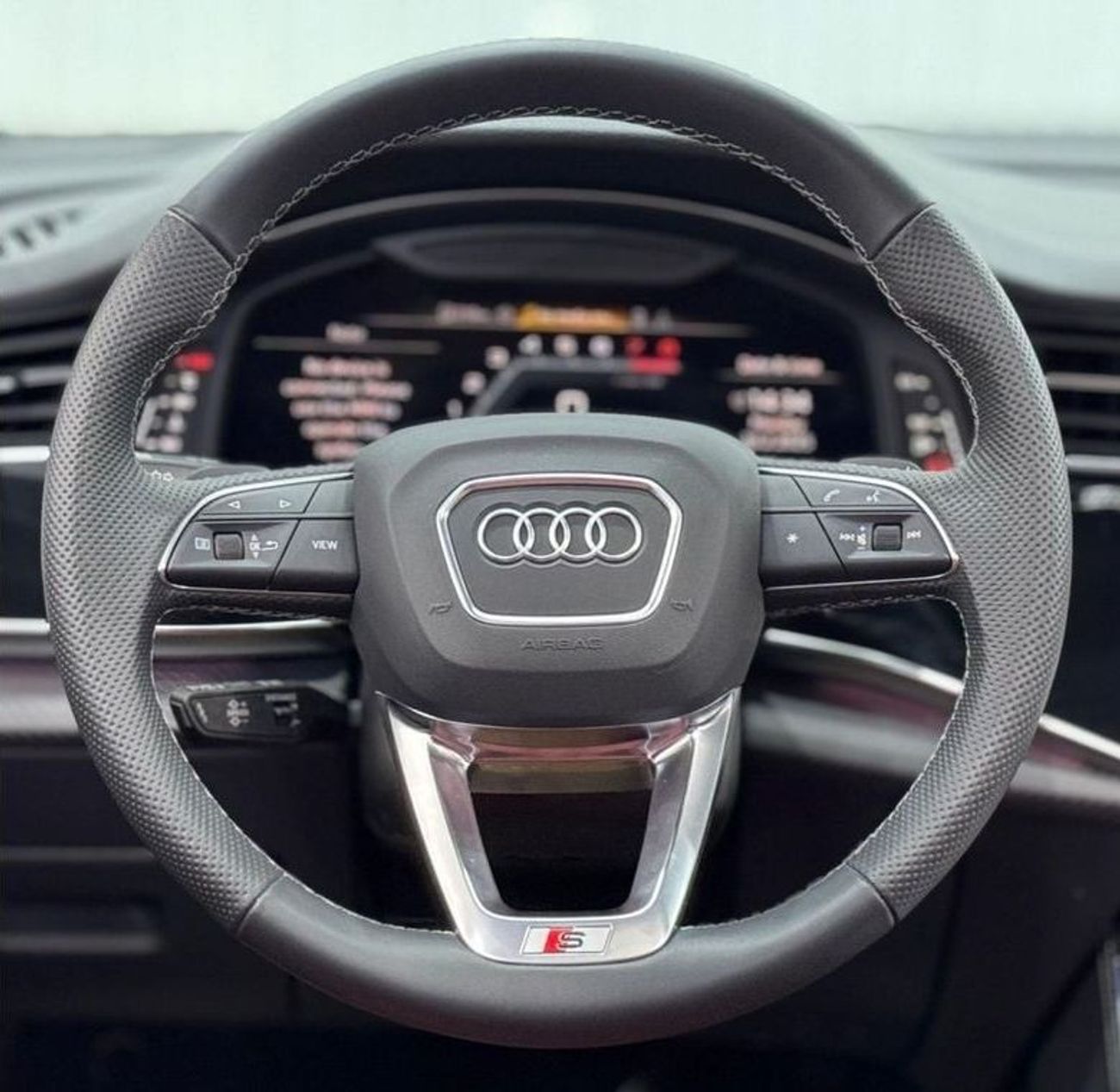 Audi SQ8 Quattro 2024 Audi SQ8 Quattro, July 2027 Audi Warranty + Service Pack, Fully Loaded, Very Low Kms, G