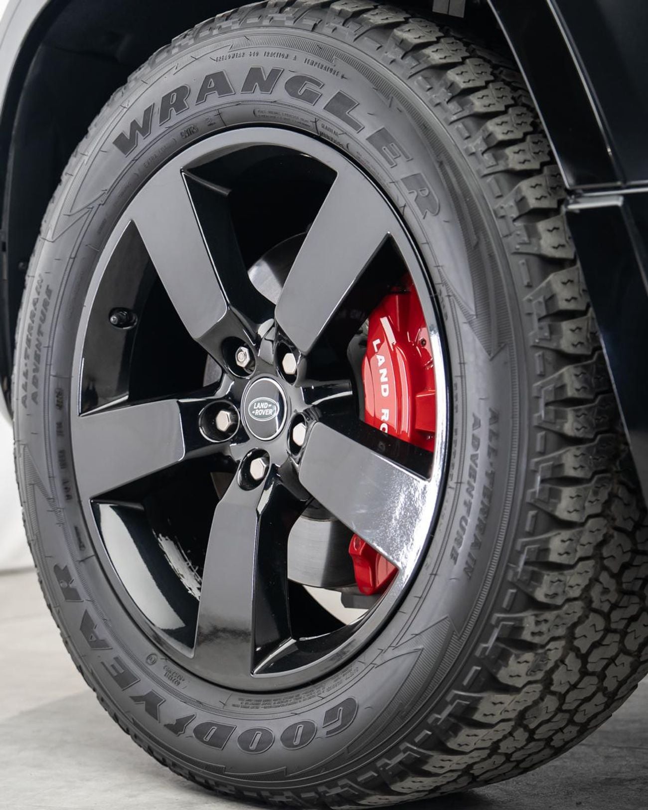لاند روفر ديفندر 90 HSE P400