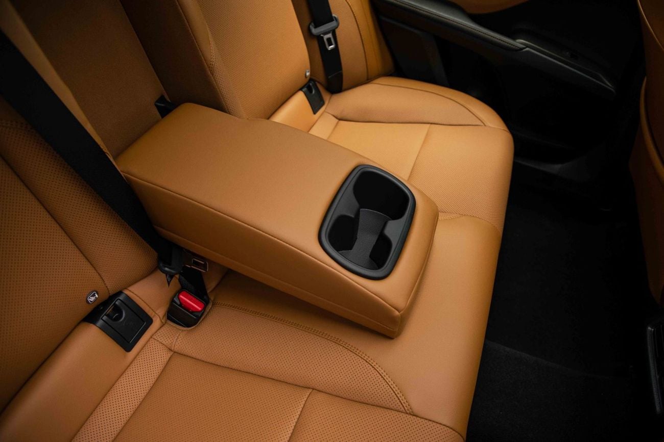 Toyota Camry GLE 2.5L - NETURAL BLACK INSIDE TAN | EXPORT ONLY