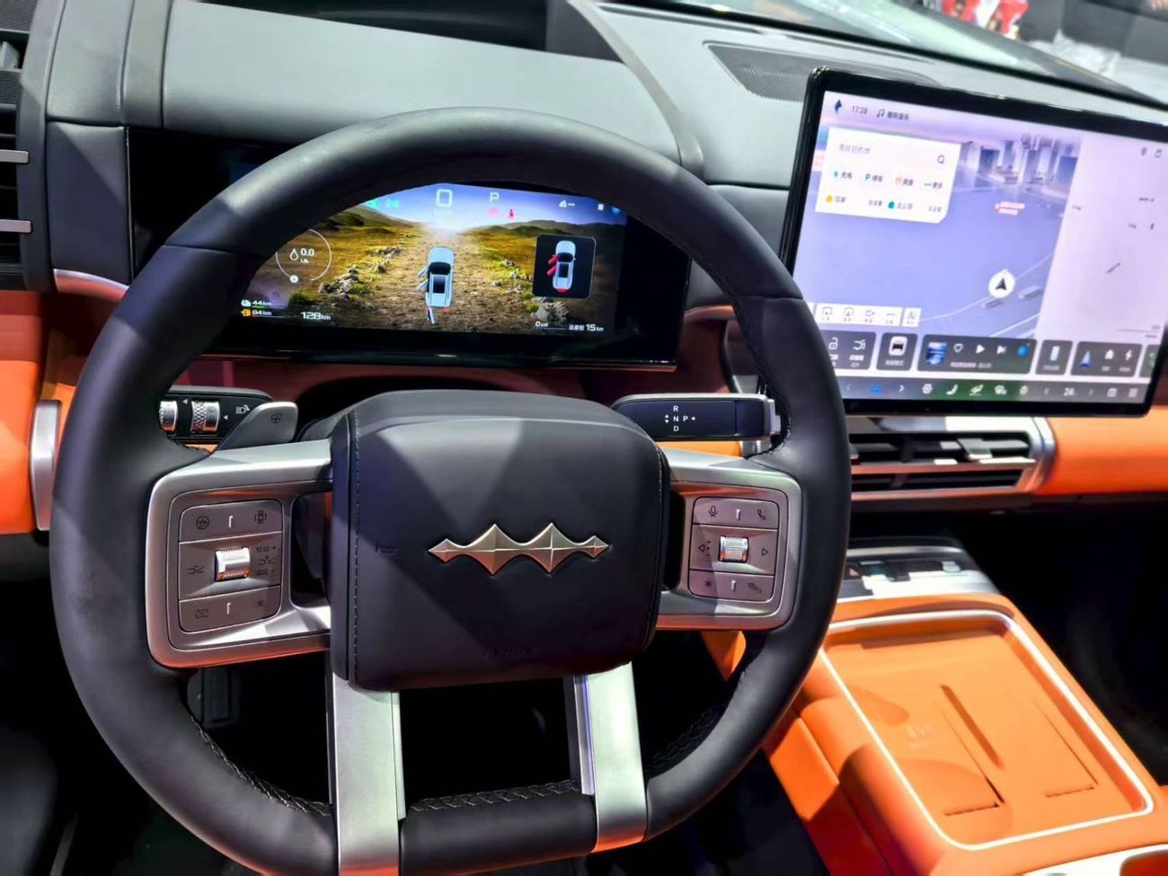 بي واي دي ليوبارد تيتانيوم 7 Max