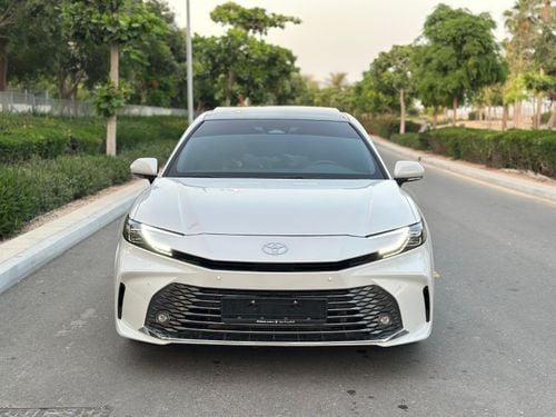 تويوتا كامري GLE HEV