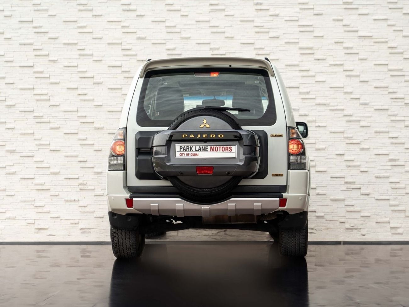 ميتسوبيشي باجيرو GLS HIGHLINE Mitsubishi Pajero / Shogun / Montero 2018 مقابل 975.00 AED شهريًا