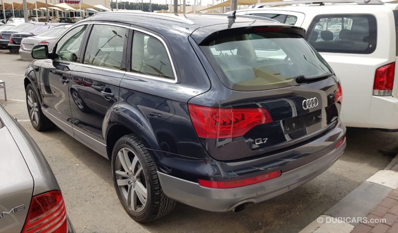 Audi Q7 model 2012 GCC car  prefect condition full service full option  one owner