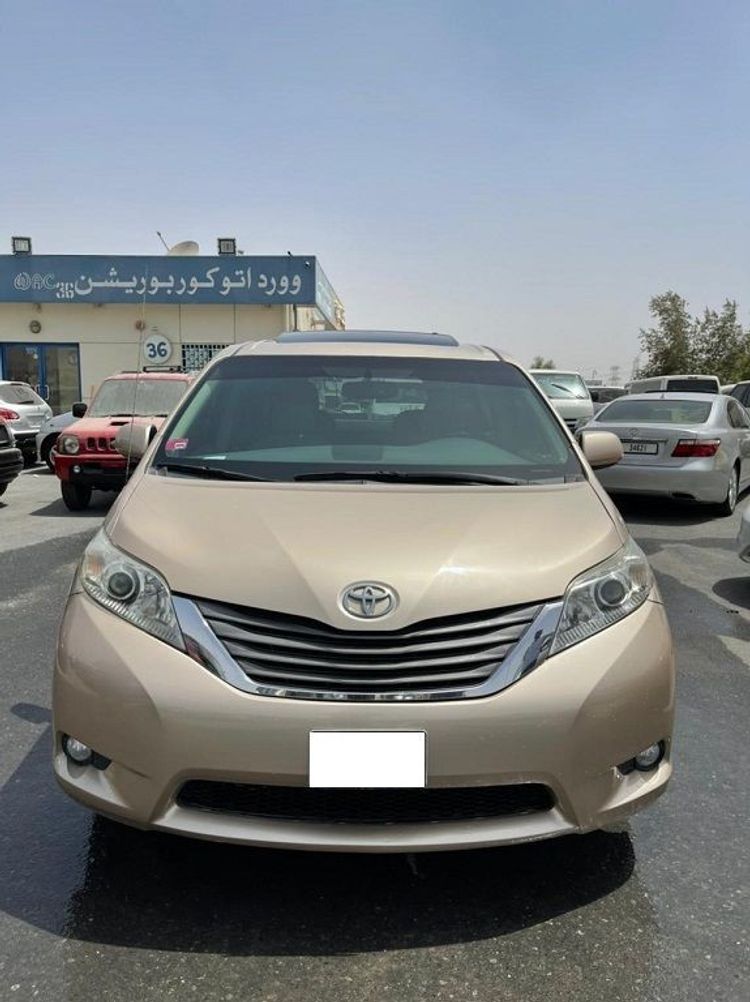 Toyota sienna dubai Toyota sienna dubai