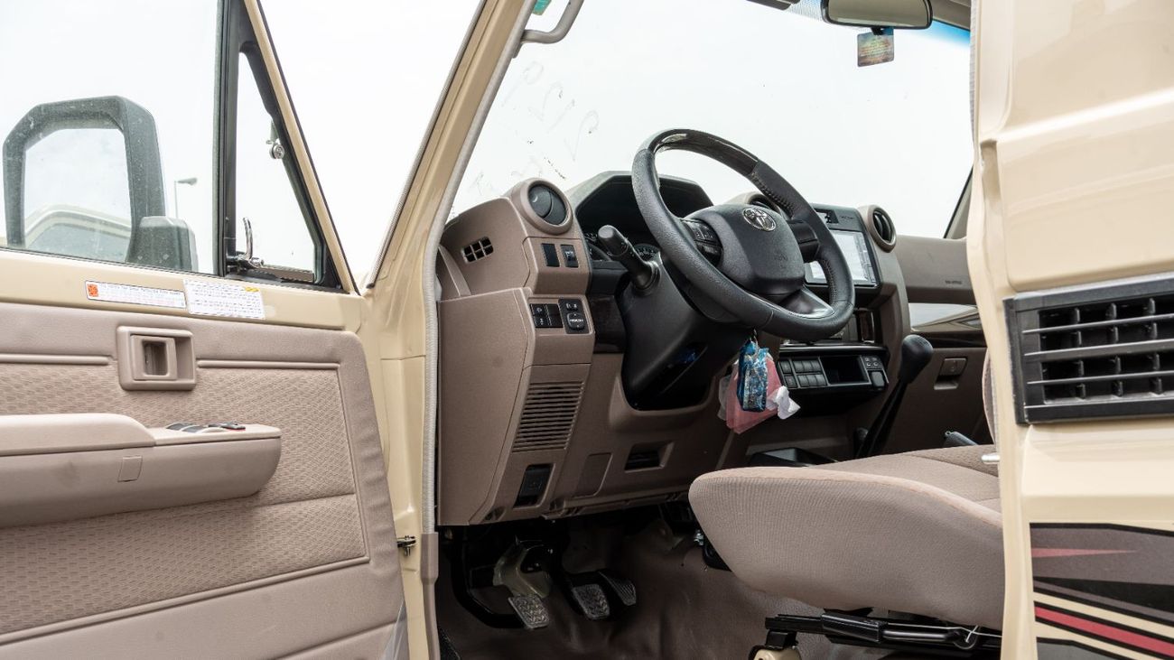 تويوتا لاند كروزر بيك آب 2026 Toyota Land Cruiser LC79 2.8L MT Diesel (Beige-Brown) Basic