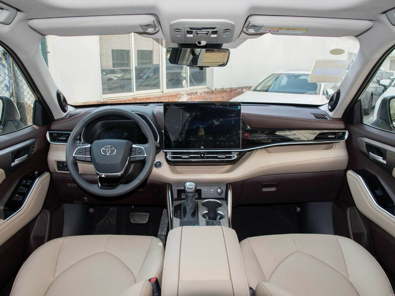 تويوتا هايلاندر Automatic . Hybrid . SUV/Crossover . All Wheel Drive . 7 Seats . 5 Doors ▾ Brand new 2026 Toyota Highlander Limited E-Four Hybrid 2.5L, Chinese Specs. Premium top-tier trim fe