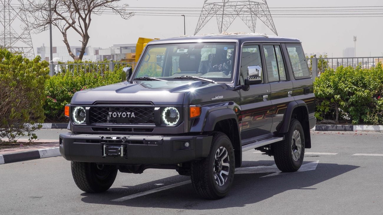 Toyota Land Cruiser 70 LX 4.0 L. 6