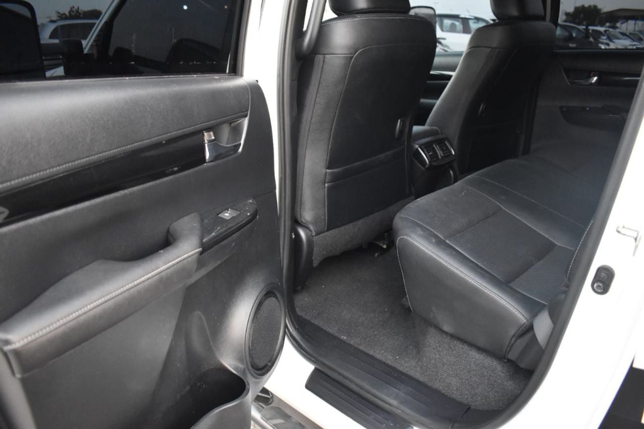 Toyota Hilux GLX diesel right hand drive 2,8l automatic gear only for export available