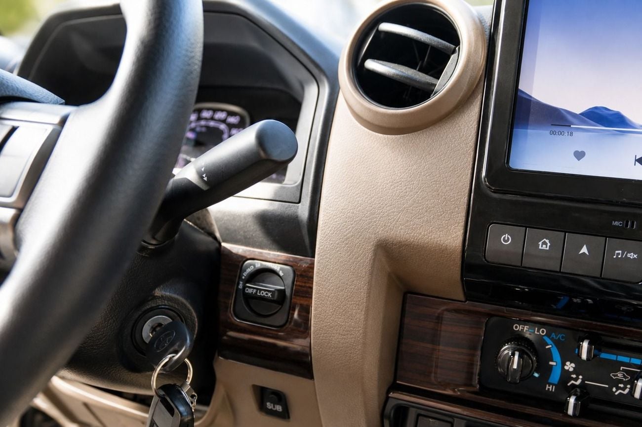 تويوتا لاند كروزر بيك آب LC79 2.8 DIESEL MANUAL بابان