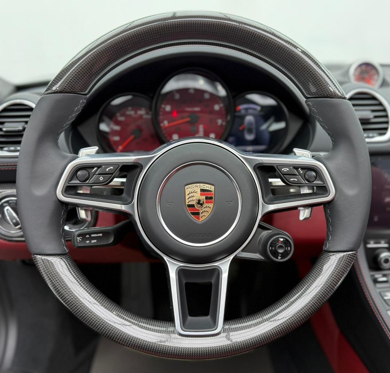 بورش بوكستر 718 Std 2.0L A/T 2025 Porsche 718 Boxster, 2027 Porsche Warranty, Very Low Km, Excellent Condition, GCC