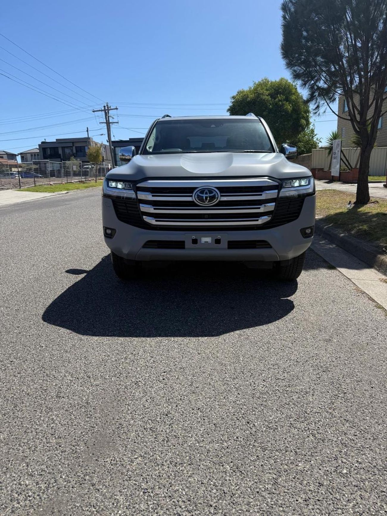 Toyota Land Cruiser DIESEL 3.3 LITER ,RIGHT HAND SAHARA ,BEIGE INTERIOR