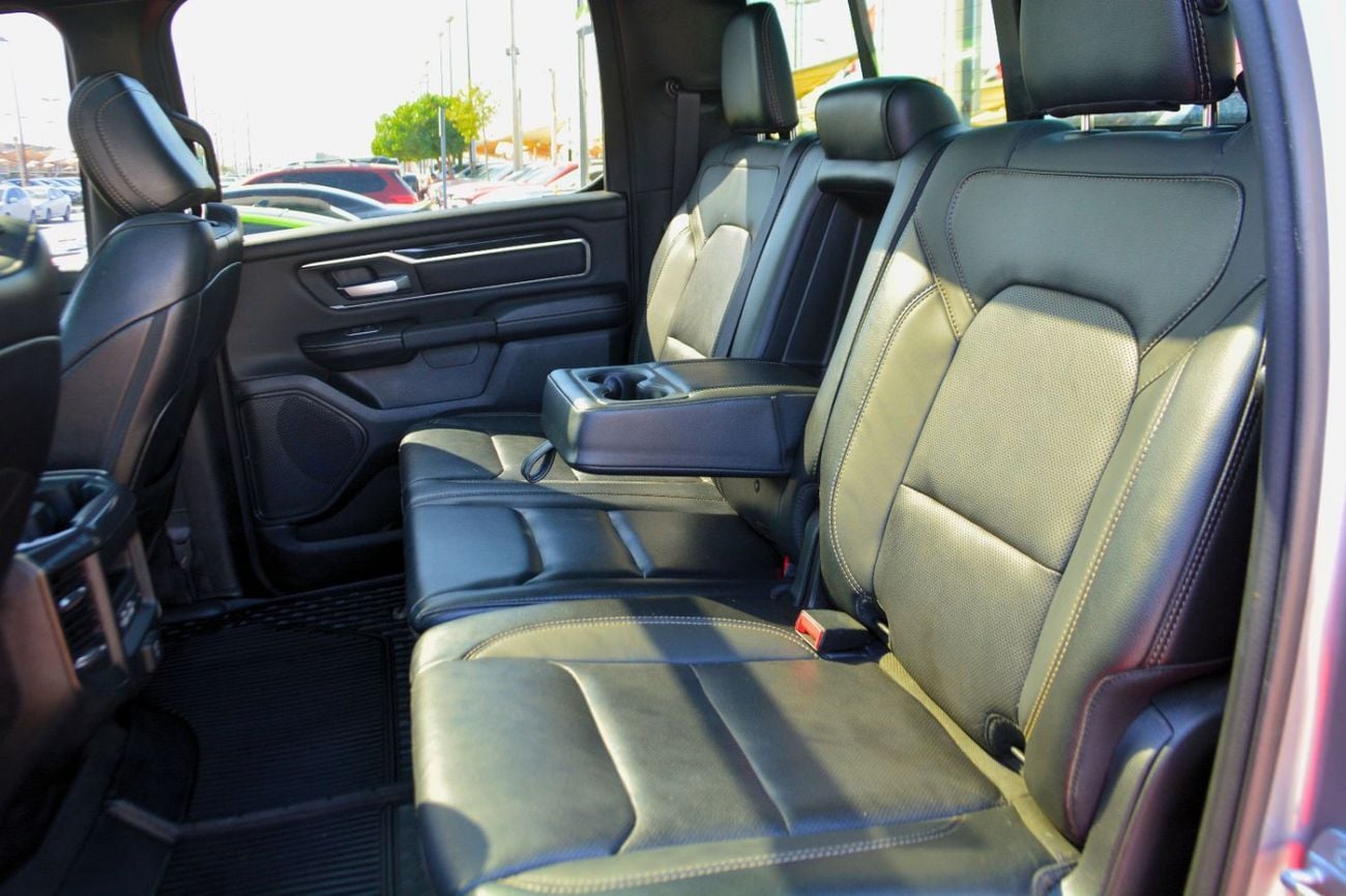 رام 1500 Rebel 5.7L Crew Cab Utility (5 Seater)