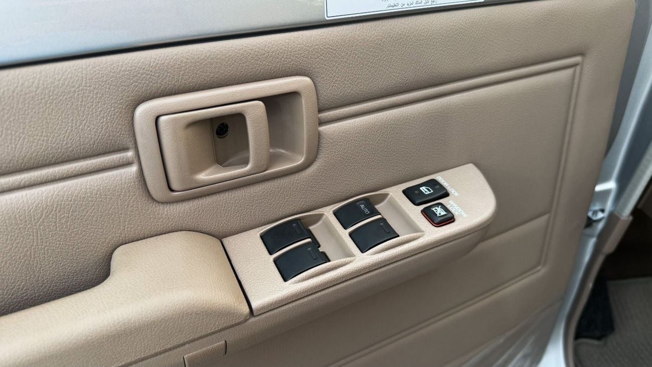 Toyota Land Cruiser Pick Up TOYOTA PICK-UP LC 79 A/T 4.0L V6 - 2025