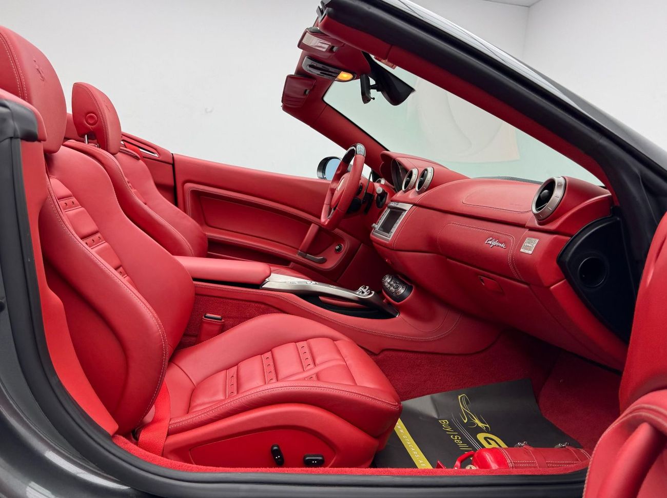 Ferrari California 2010 Ferrari California Convertible, Full Service History, Very Low Kms, Carbon Fiber Package, GCC