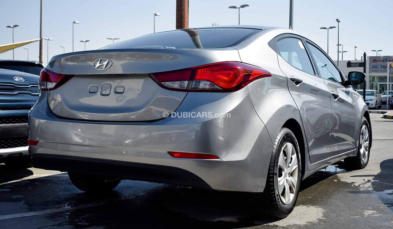 Hyundai Elantra خليجي