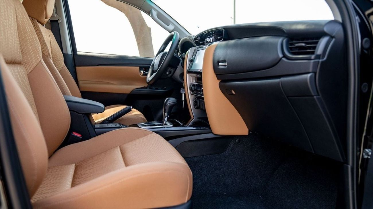تويوتا فورتونر TOYOTA FORTUNER 2.7 PETROL 4X2 2025