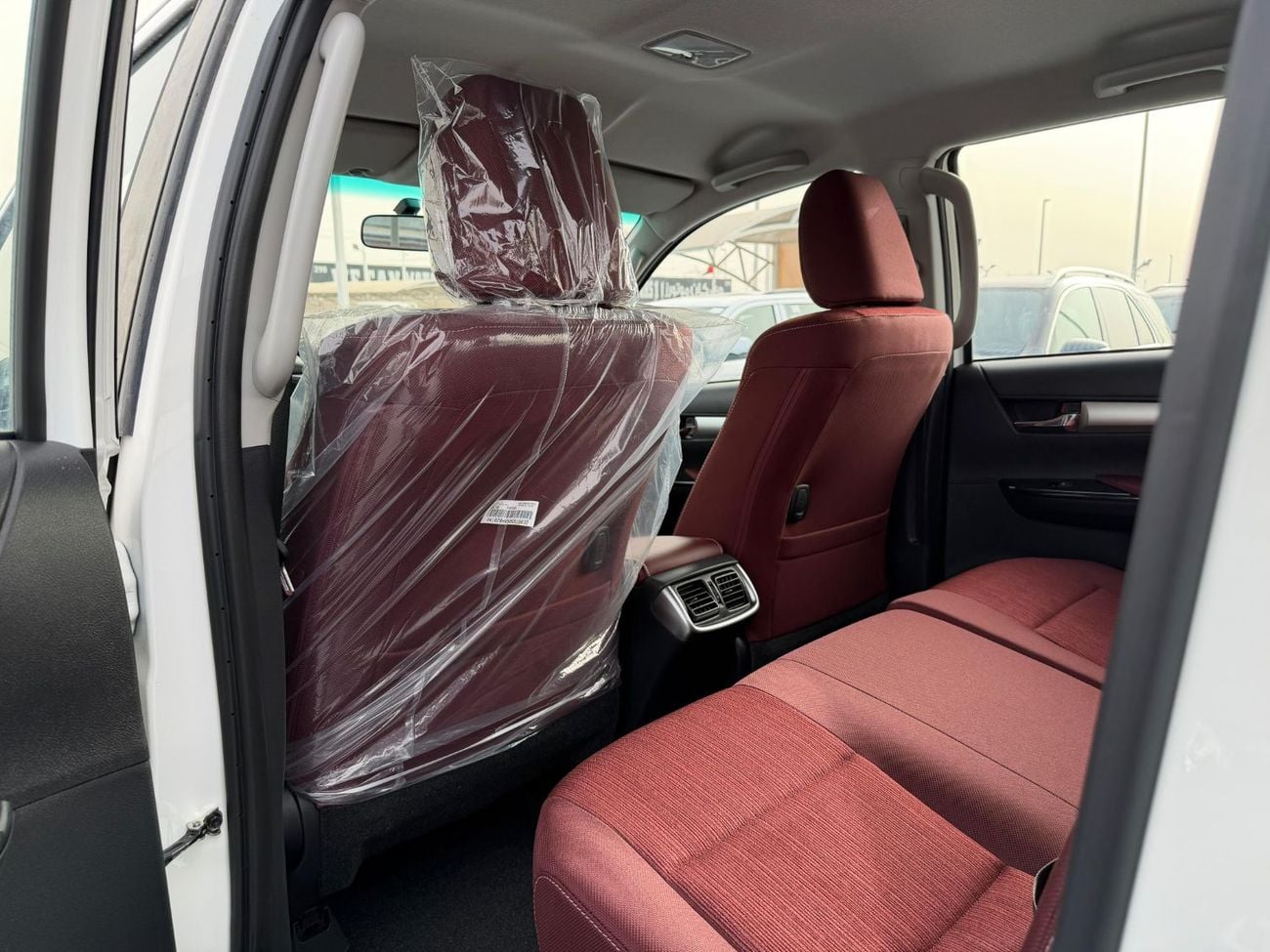 Toyota Hilux SR5 2.7L Petrol Manual Push Start 4WD 2025 Export @ 118,000 AED