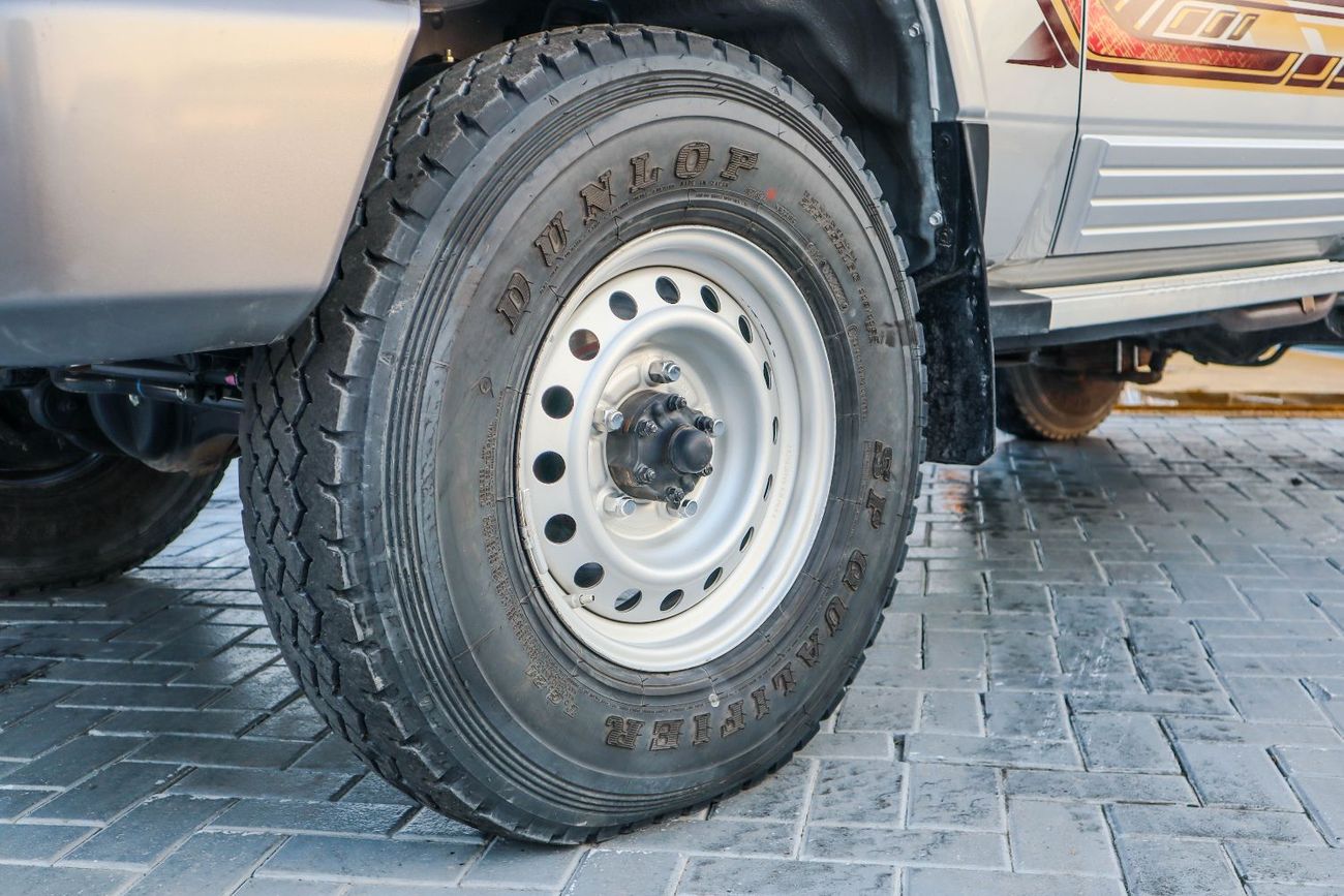 تويوتا لاند كروزر بيك آب Std 4.0L Single Cab Utility 4WD