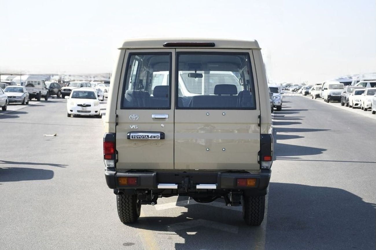Toyota Land Cruiser 70 4.0L V6 78 Serice MT ( Ready Car )