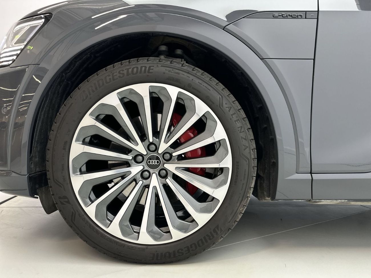 أودي Q8 إي ترون 55 quattro S Line