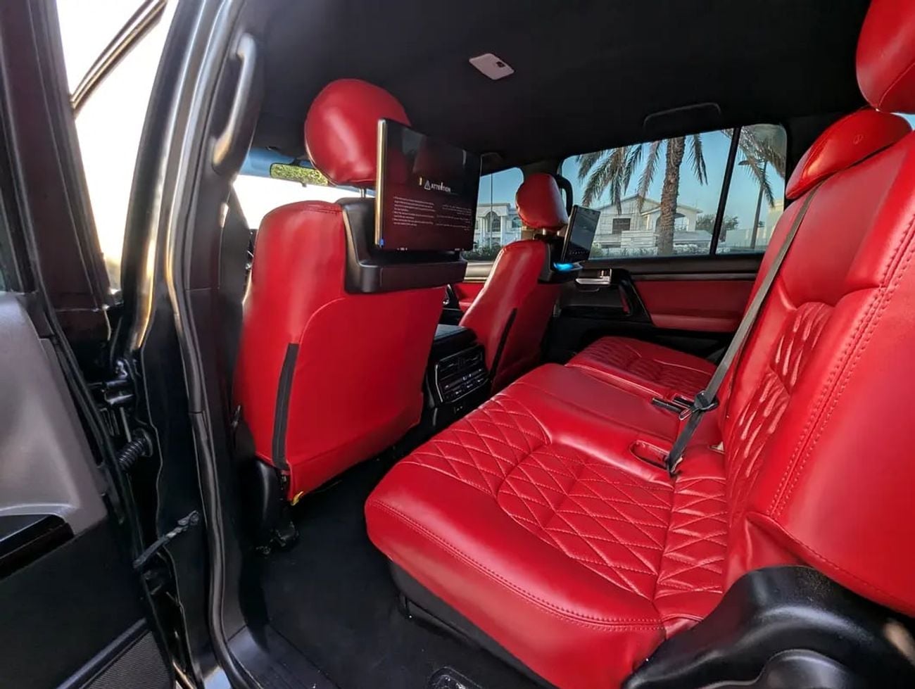 Toyota Land Cruiser GXR Facelifted With Interior and Exterior - GCC specs