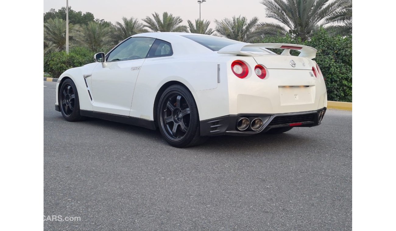 نيسان GT-R نيسان GTR فل خليجي 2016 بحالة جيدة