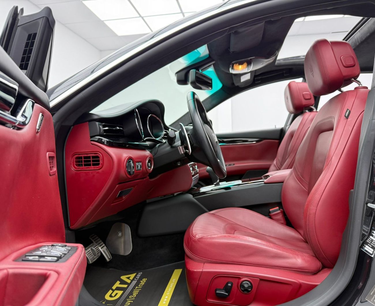 Maserati Quattroporte GTS 3.8L 2015 Maserati Quattroporte GTS, Service History, Very Low Km, Excellent Condition, GCC