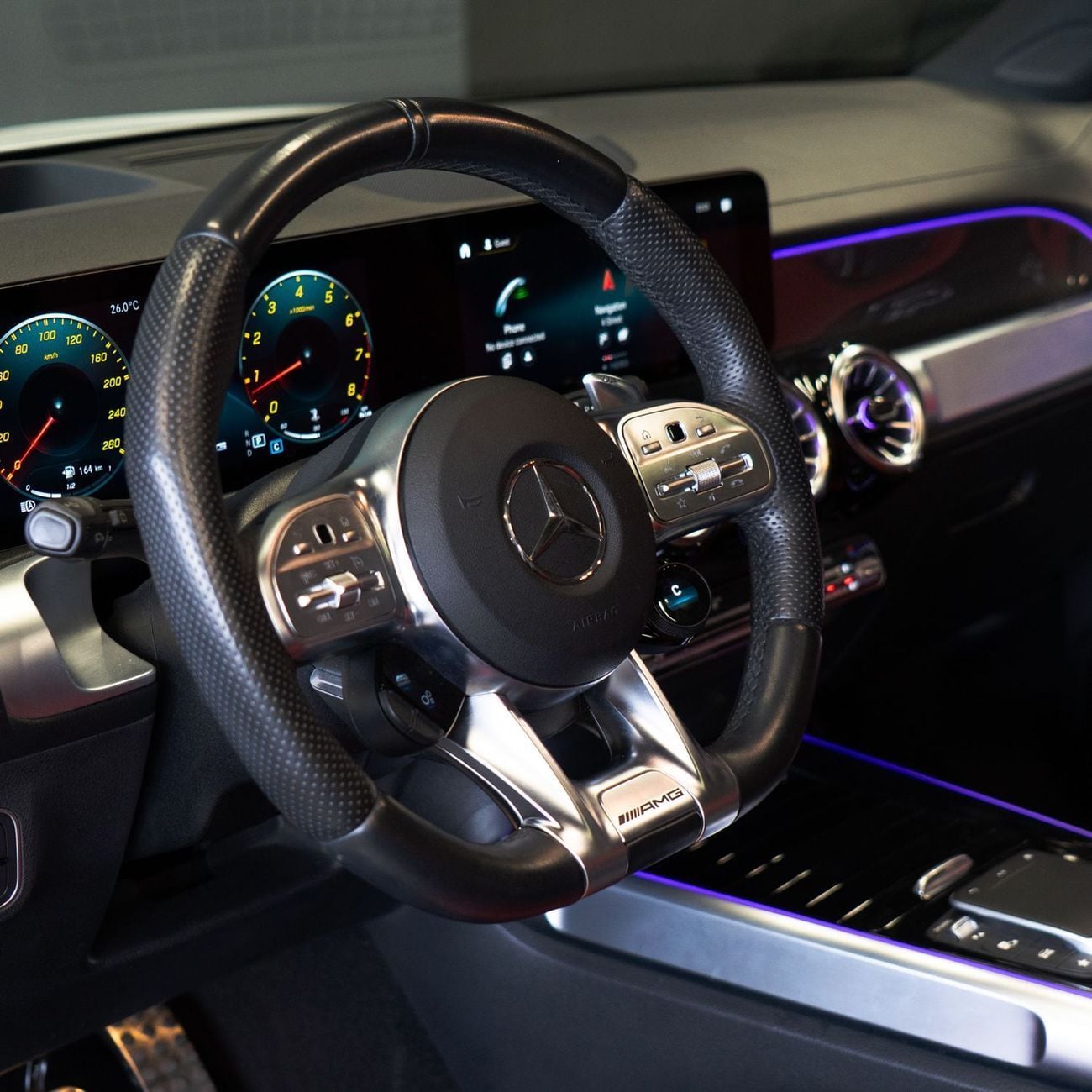 مرسيدس بنز GLB 35 AMG 4MATIC 2.0L (302 HP) AED 3,257 p.m • 0% Downpayment • Mercedes GLB 35 AMG • 1 Year Warranty