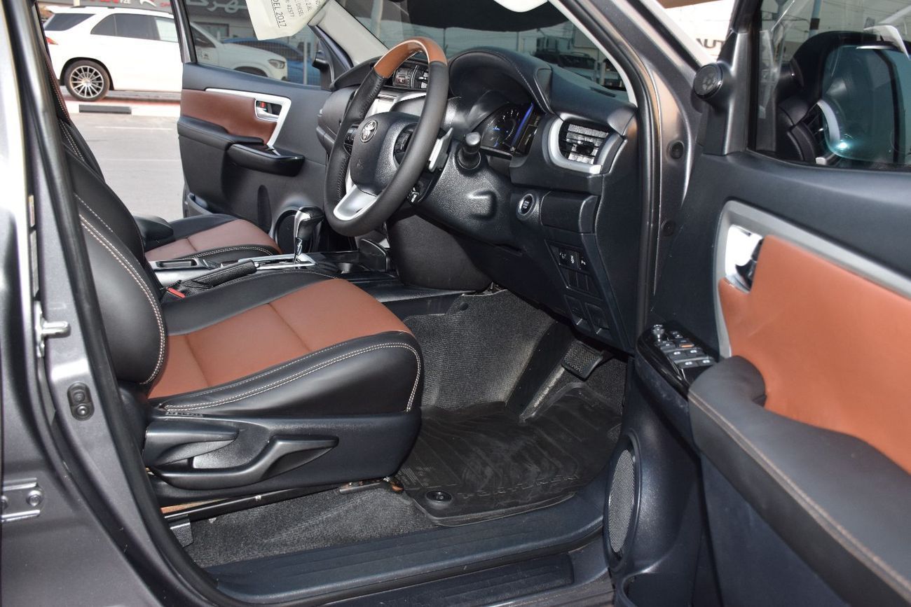 Toyota Fortuner 4X4 Diesel 2.8L (Right Hand)