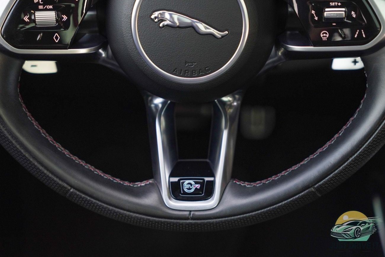 جاكوار F بيس SVR 5.0L