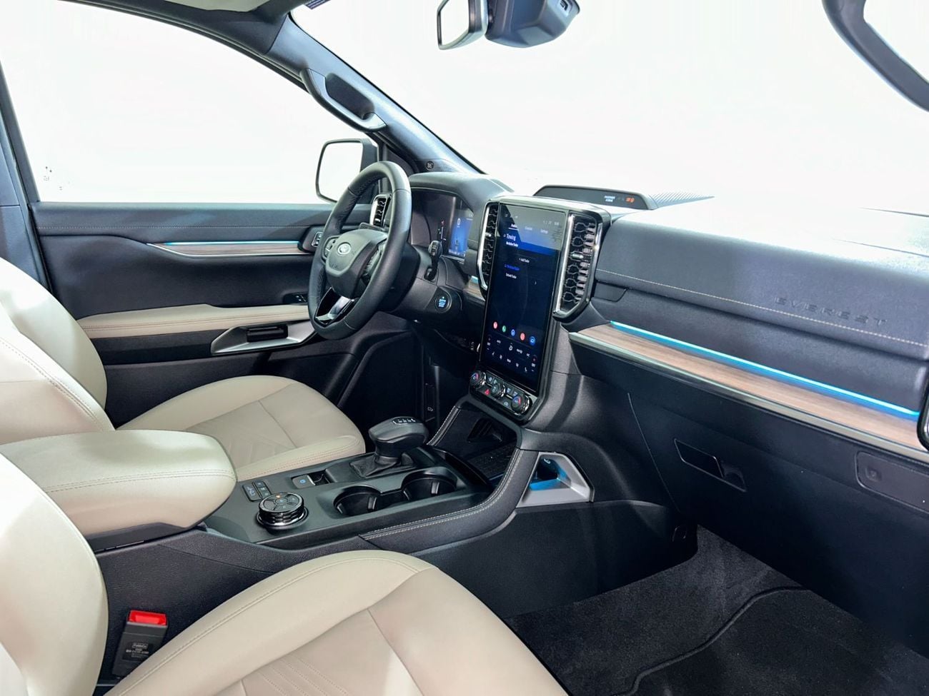 Ford Everest EVR624W LIMITED / FREE Insurance + Registration / AL TAYER MOTORS / AL QOUZ SHOWROOM
