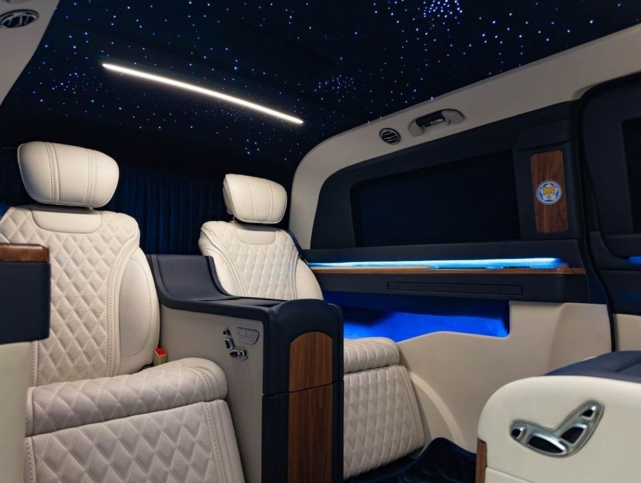 مرسيدس بنز V 300 NEW SHAPE V300d With Full VIP Conversion AVAILABLE IN LEFT OR RIGHT HAND DRIVE