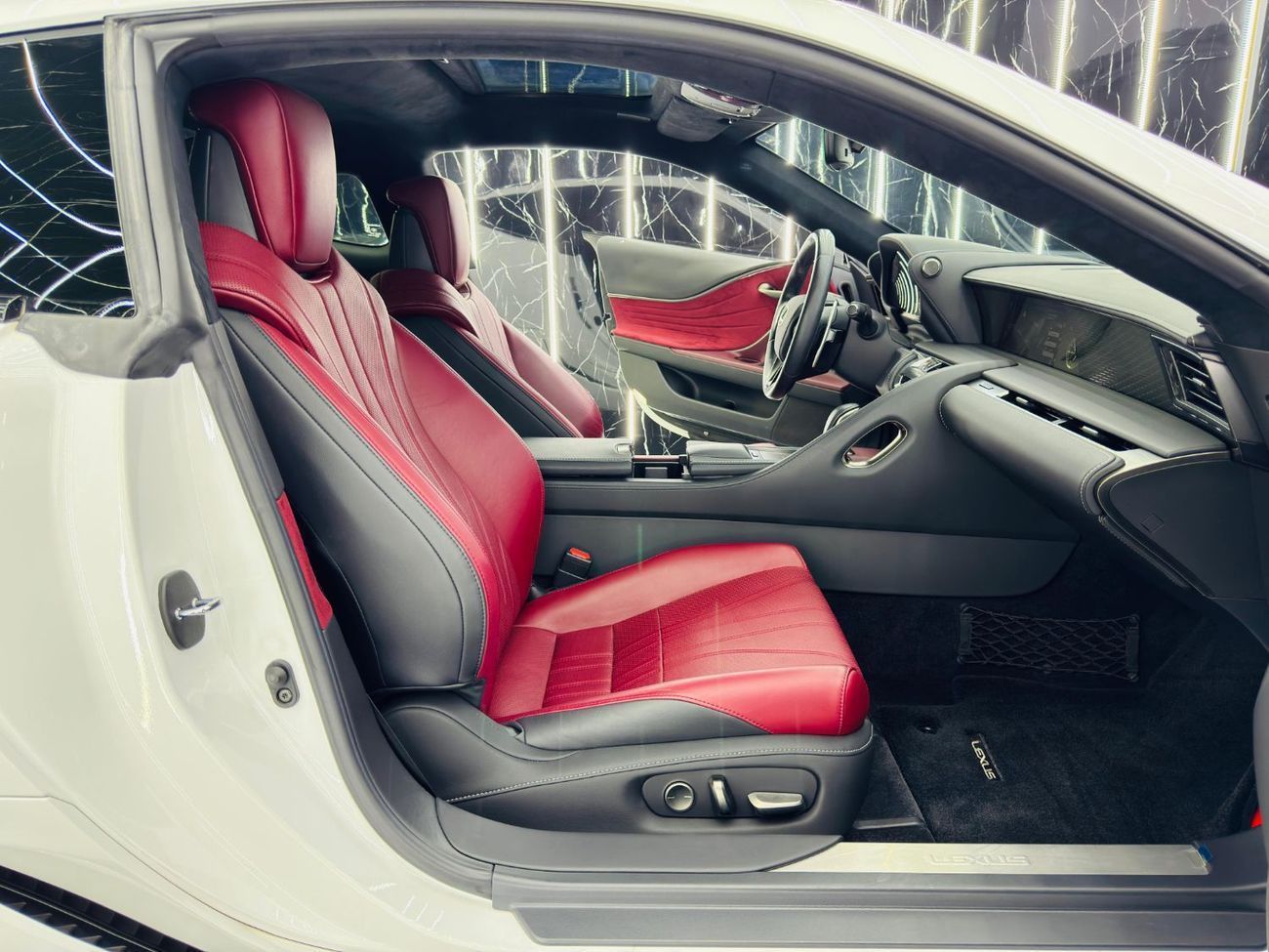 Lexus IS 500 Titanium V8 (471 HP) 2020 Lexus LC500, Warranty, Lexus Service Contract, Low Kms, Excellent Conditio