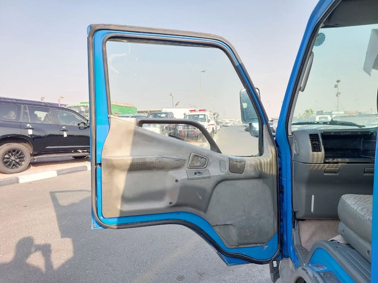 Mitsubishi Fuso Canter MITSUBISHI CANTER DUMPER TRUCK RHD 1997 MODEL 4.2 L DIESEL MANUAL(PM27711)