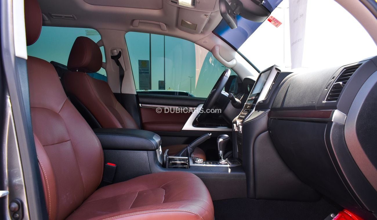 Toyota Land Cruiser VXR Grand Touring V8 5.7L
