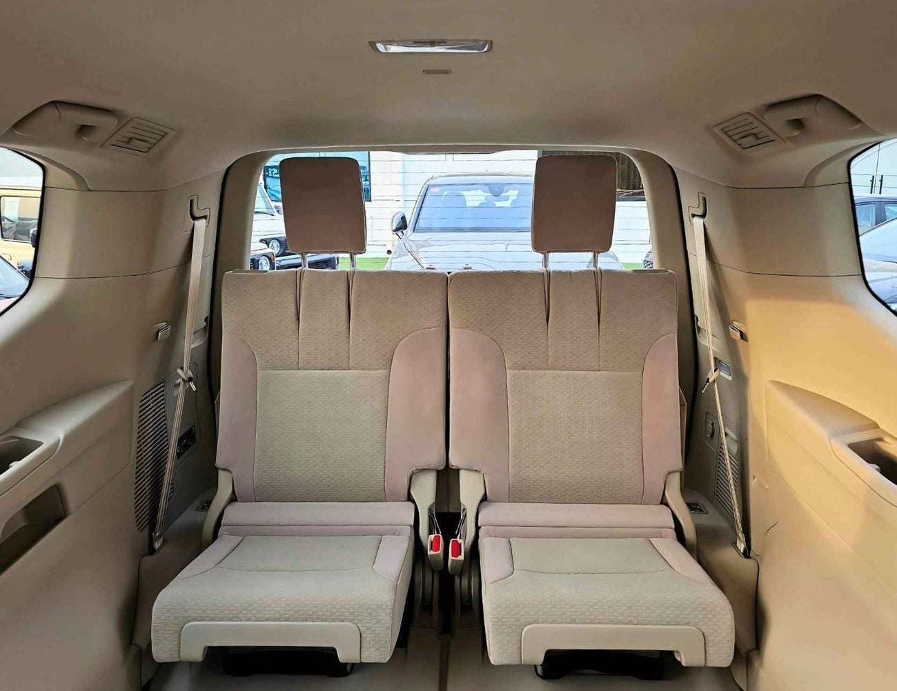 Toyota Land Cruiser GXR GX E1 TWIN TURBO || 3.3L DIESEL A/T / FABRIC SEATS / BIG DVD  (CODE # GX E1)